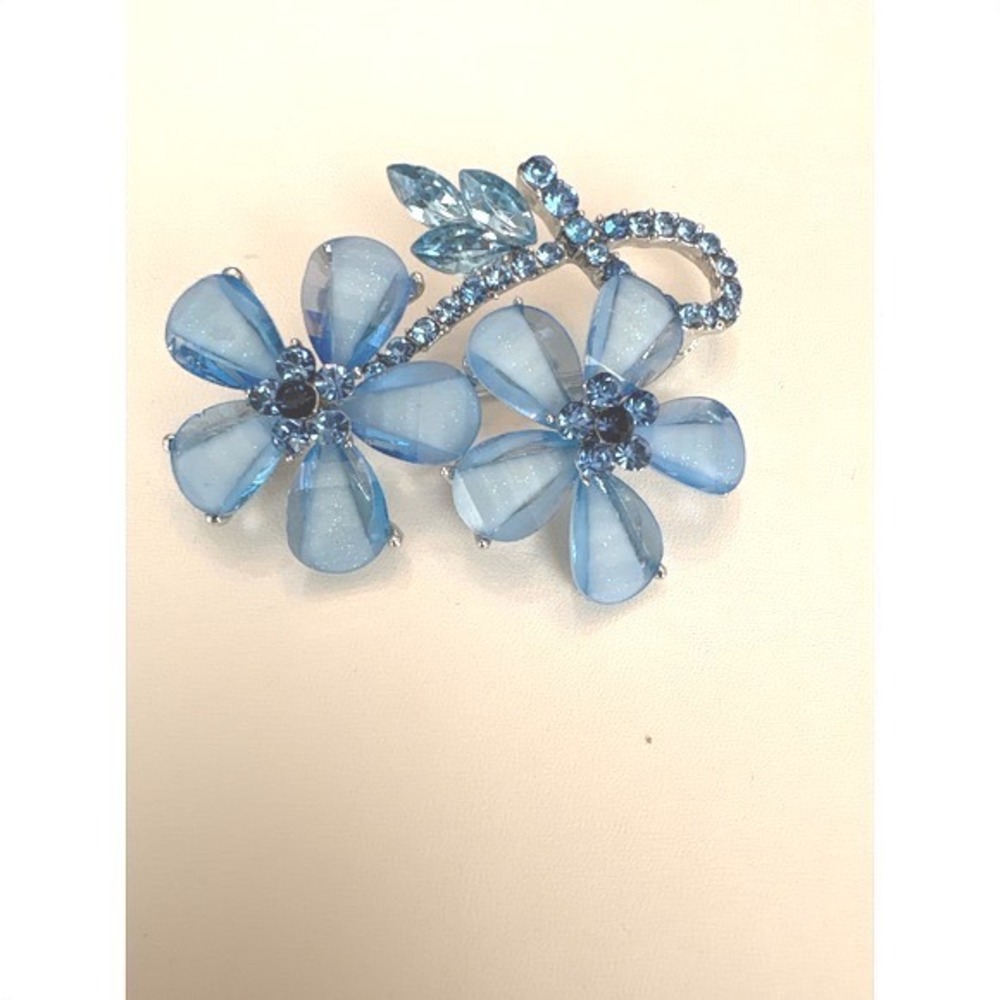 Vintage Style Blue Crystal Flower Brooch‎ Silver Tone Rhinestone Floral Pin